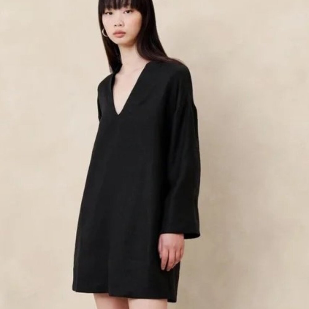 NWOT Banana Republic Black Kaftan Size M